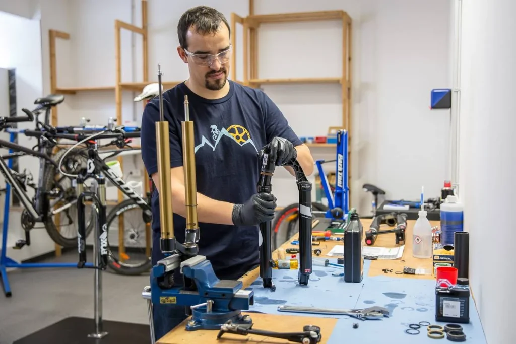 ebock-Federgabelservice-high